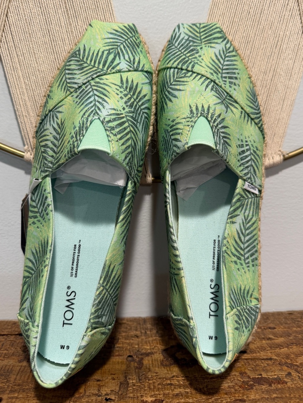 New! Toms!